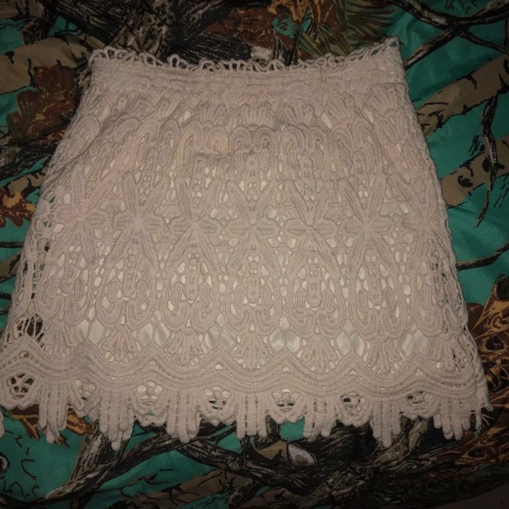 Cream Lace/crochet skit
